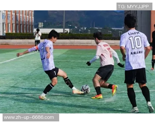 激情四溢的足球盛宴展现团队精神与个人魅力的精彩对决