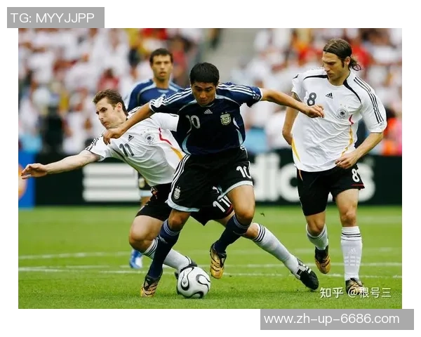 足球上面探讨：从战术分析到球员心理的全面解读与未来发展趋势